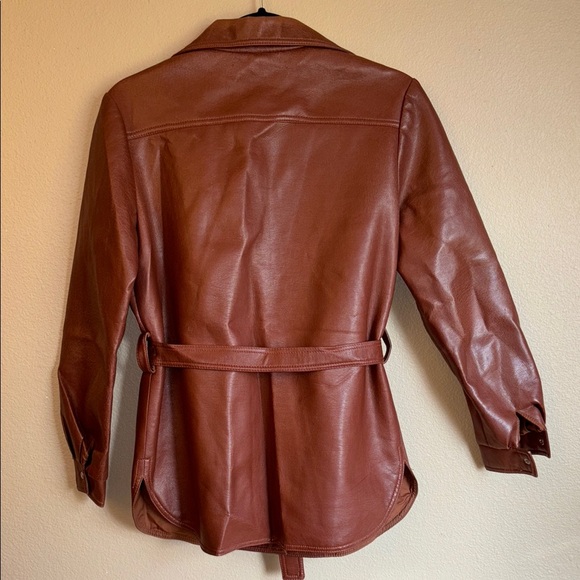 VINTAGE Brown Faux Leather Belted Shirt Jacket Size SMALL MEDIUM Pearl Snap 70s - Picture 8 of 17